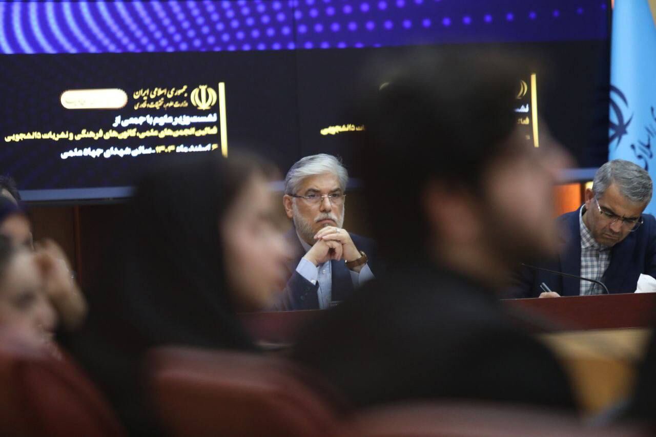 وزیر علوم: اگر خطایی بوده، اشتباه از مدیریت بوده است نه از دانشجویان