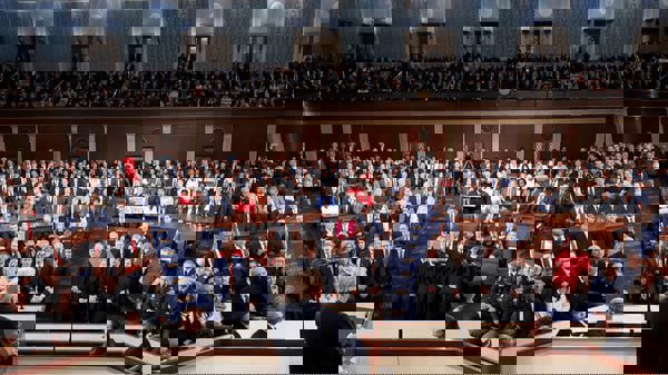 تلاش در کنگره آمریکا برای مهار ماجراجویی ترامپ علیه ایران