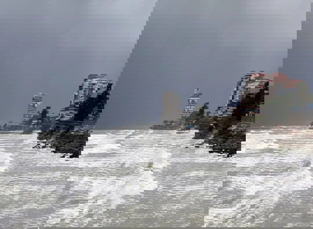 تعطیلی موقتی دریای مازندران