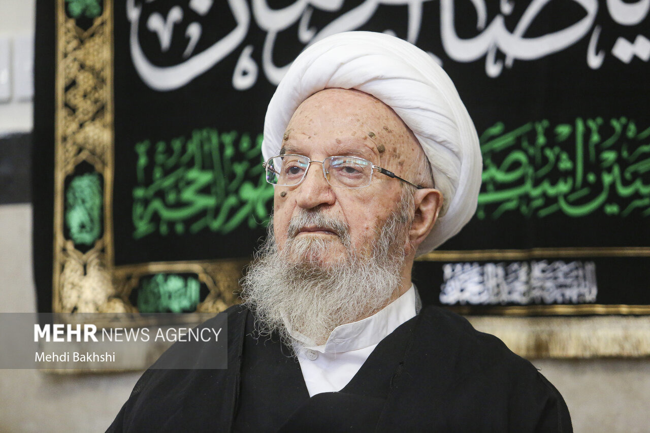 مجموعه «منظومه فکری آیت‌الله العظمی مکارم شیرازی» رونمایی می‌شود