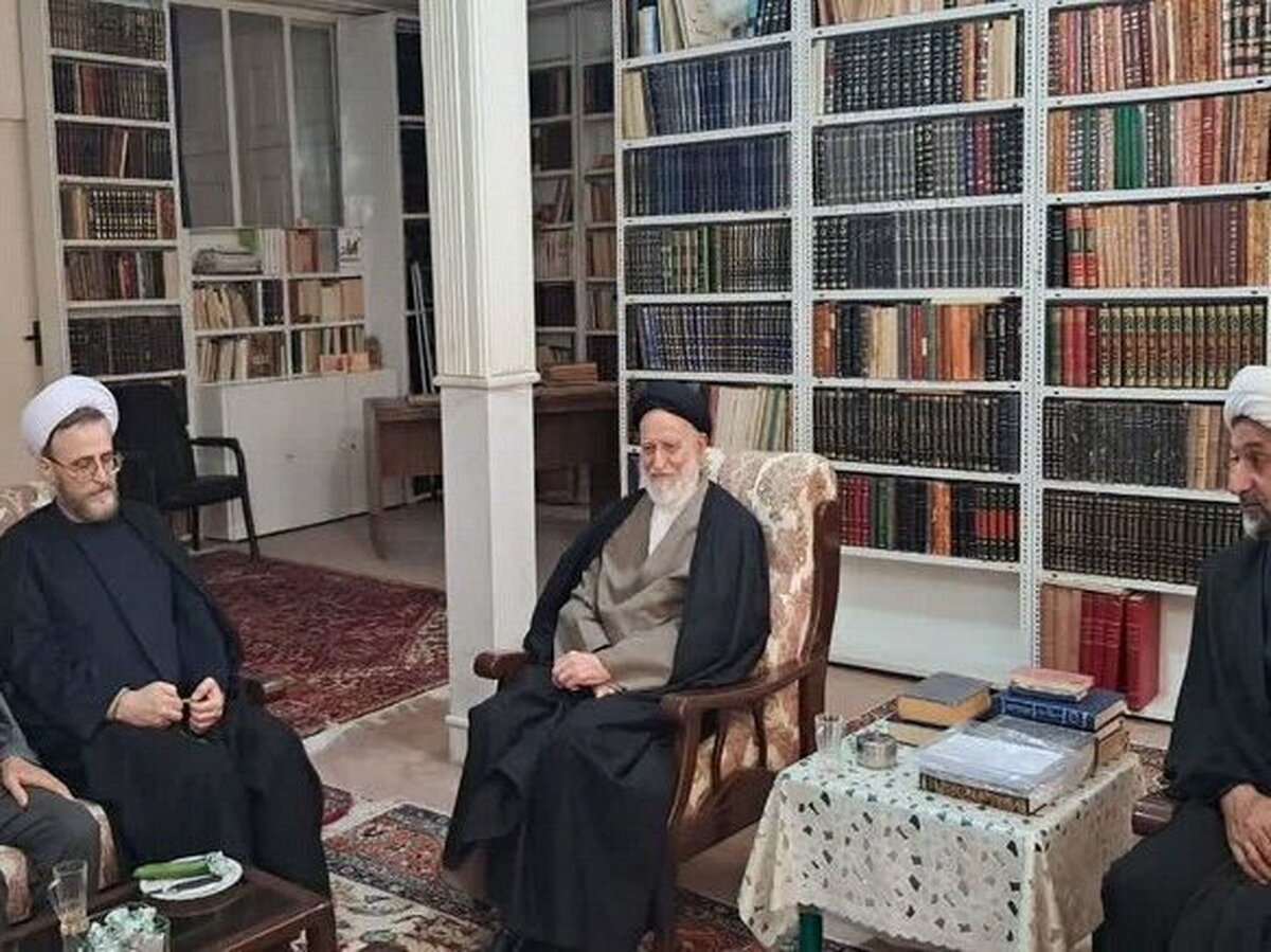 دیدار نمایندگان آیت‌الله اعرافی با استاد نبوی