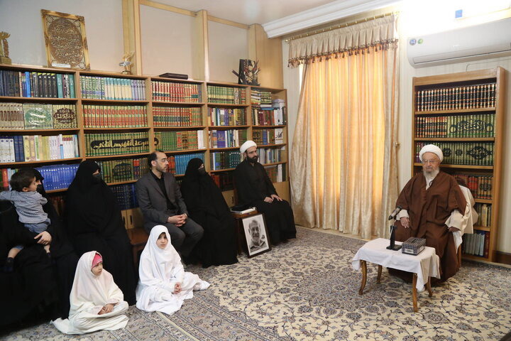آیت الله مکارم شیرازی: دکتر لاریجانی با شهادت خود جواب بدخواهان را داد