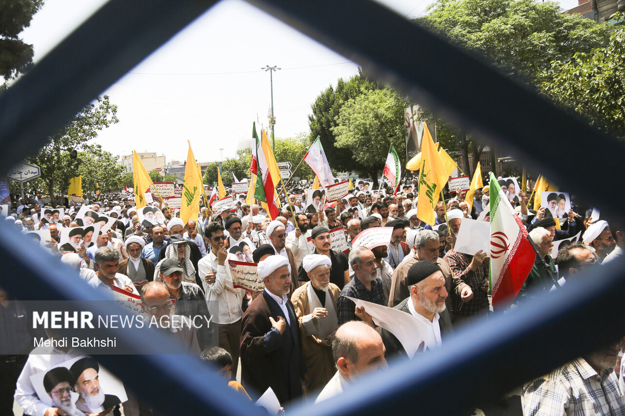 راهپیمایی گرامیداشت قیام ۱۵ خرداد در قم