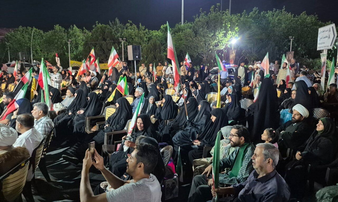 هندی‌های مقیم قم با رهبر معظم انقلاب اعلام بیعت کردند