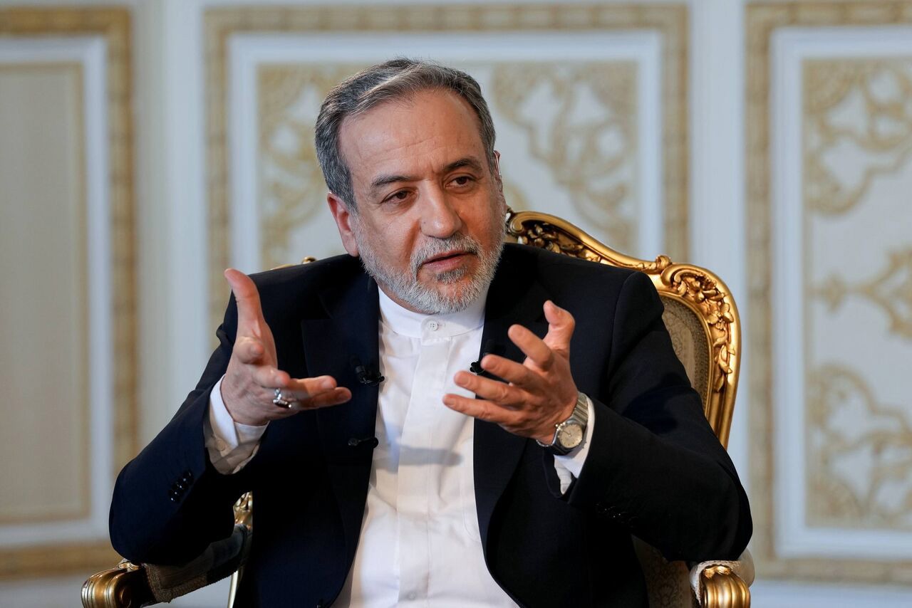 هشدار عراقچی: دیپلماسی را ترجیح می دهیم اما سخن گفتن به زبان های دیگر را نیز می دانیم