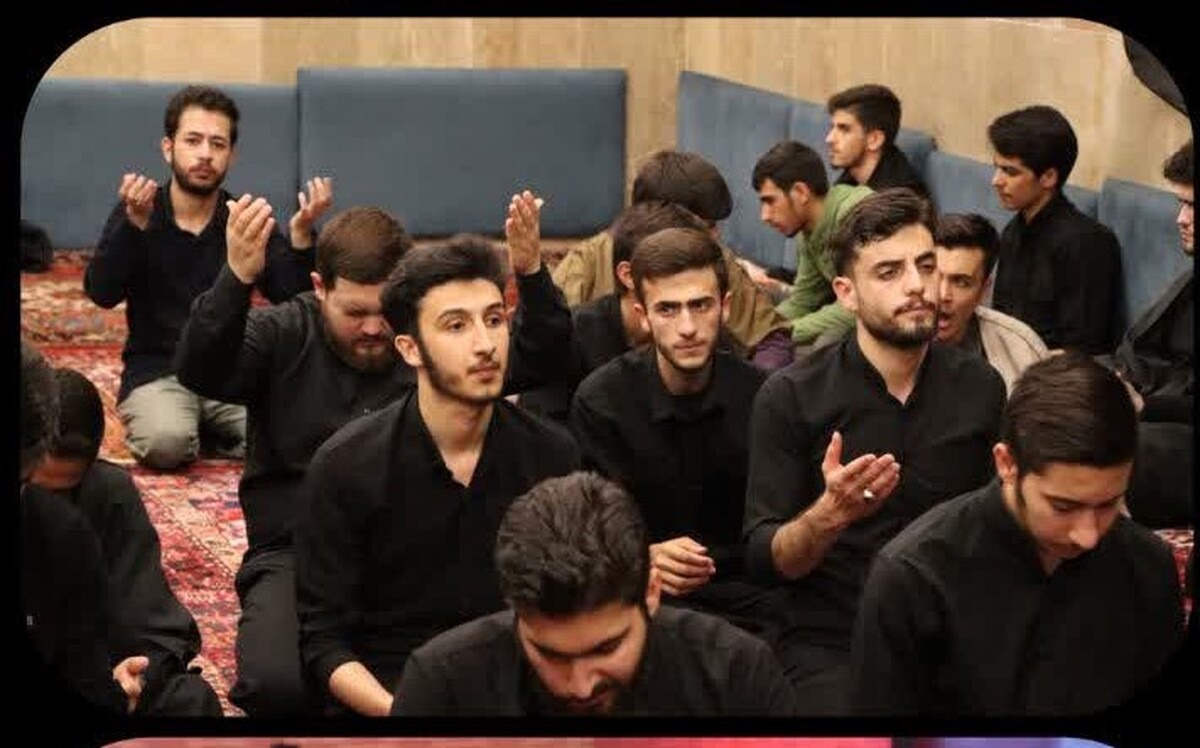 طلاب تبریز ایام محرم در روضه هفتگی گرد هم می‌آیند