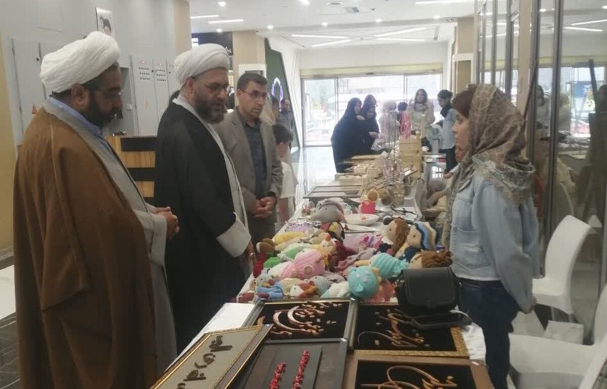 امام جمعه اهر از نمایشگاه مشاغل خرد خانگی بازدید کرد