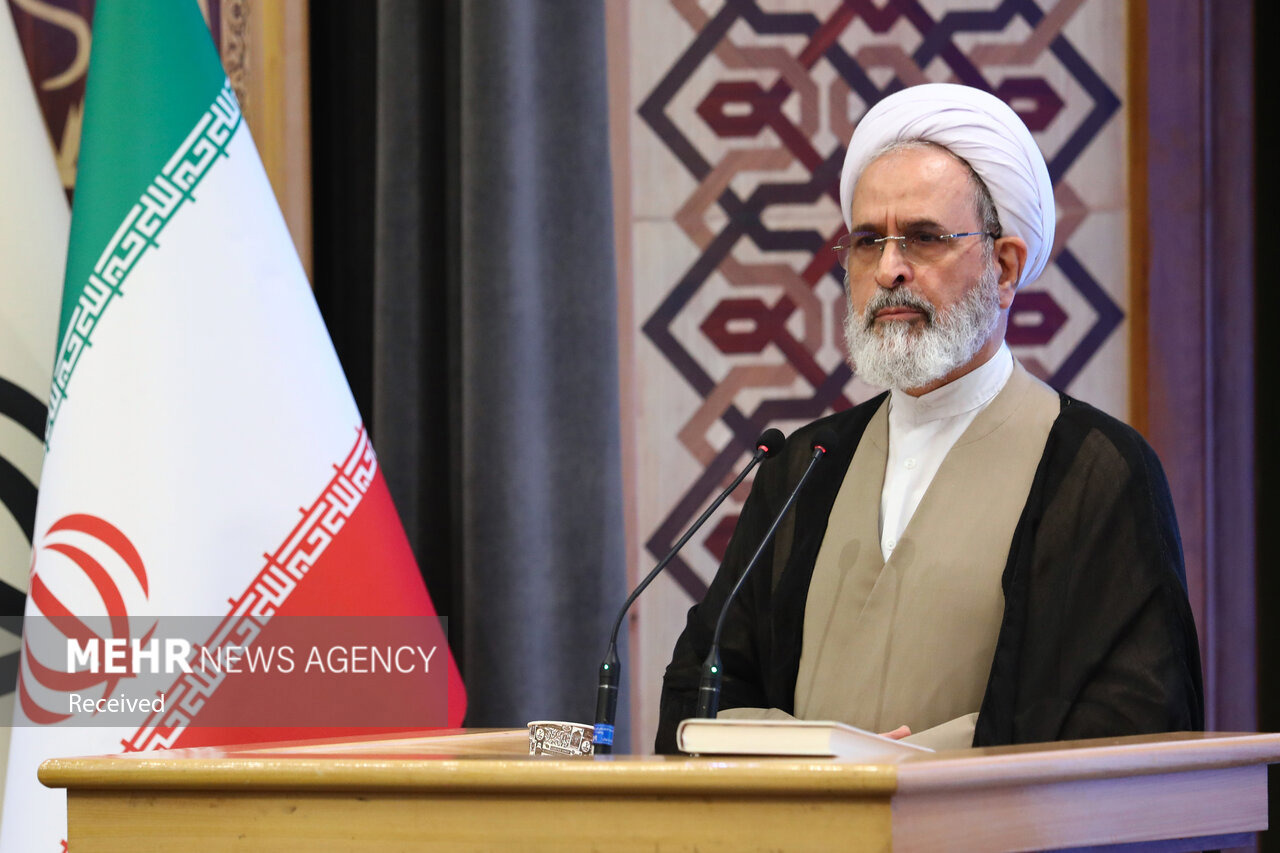 اعرافی:ملت ایران هیمنه بزرگ‌ترین قدرت نظامی جهان راشکست؛عقب نمی نشینیم