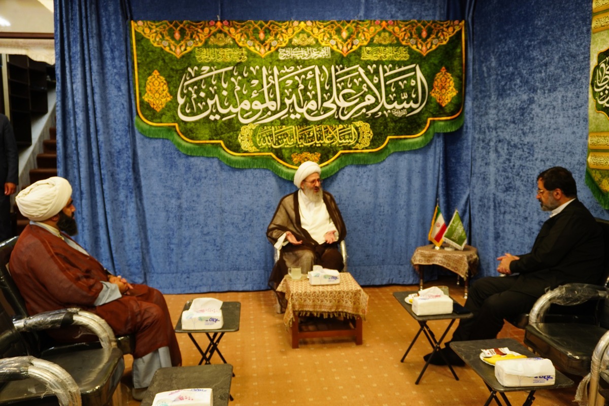 عمل و کار صادقانه برای مردم در تاریخ ماندگار خواهد شد