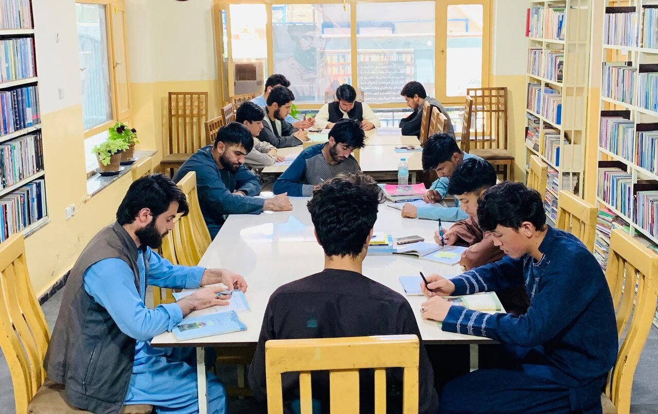 افزایش ساعت کاری کتاب‌خانه‌های عمومی افغانستان تا ساعت ۱۰ شب
