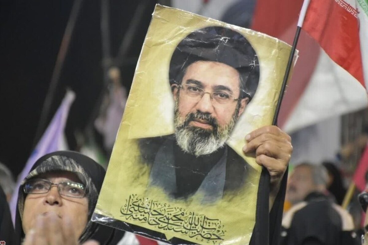 شاعران به استقبال از پیام رهبر معظم انقلاب رفتند