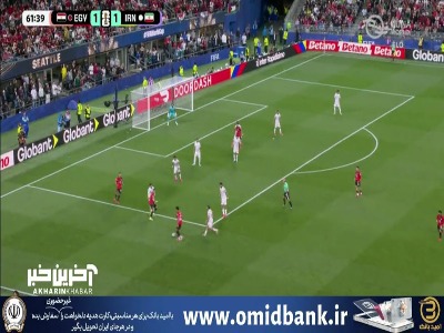 ضربه زیزو با بر برخورد با دفاع ایران به کرنر رفت