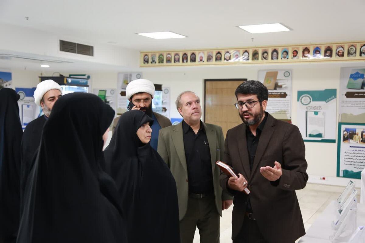 بازدید اعضای فراکسیون زنان مجلس از نمایشگاه دائمی دین و قانون