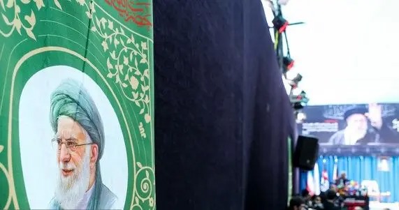 تغییر مسیر تشییع رهبر شهید در قم؛ تشییع از حرم به جمکران/ ویدئو