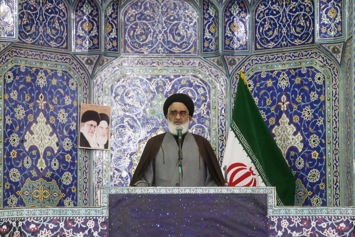 تشییع رهبری، تجدید بیعت با خط و آرمان های امام شهید است