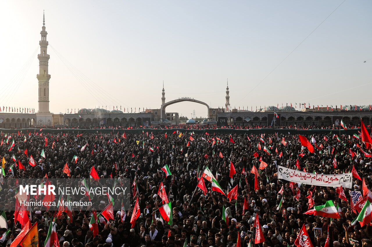 ایران به احترام امام شهید برخاست/قم امروز آرام و قرار ندارد