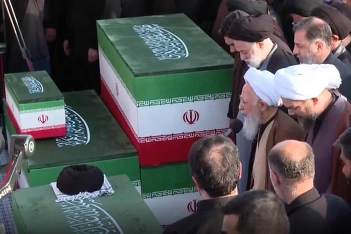 بازخوانی نماز تاریخی آیت‌الله جوادی آملی در دو روایت