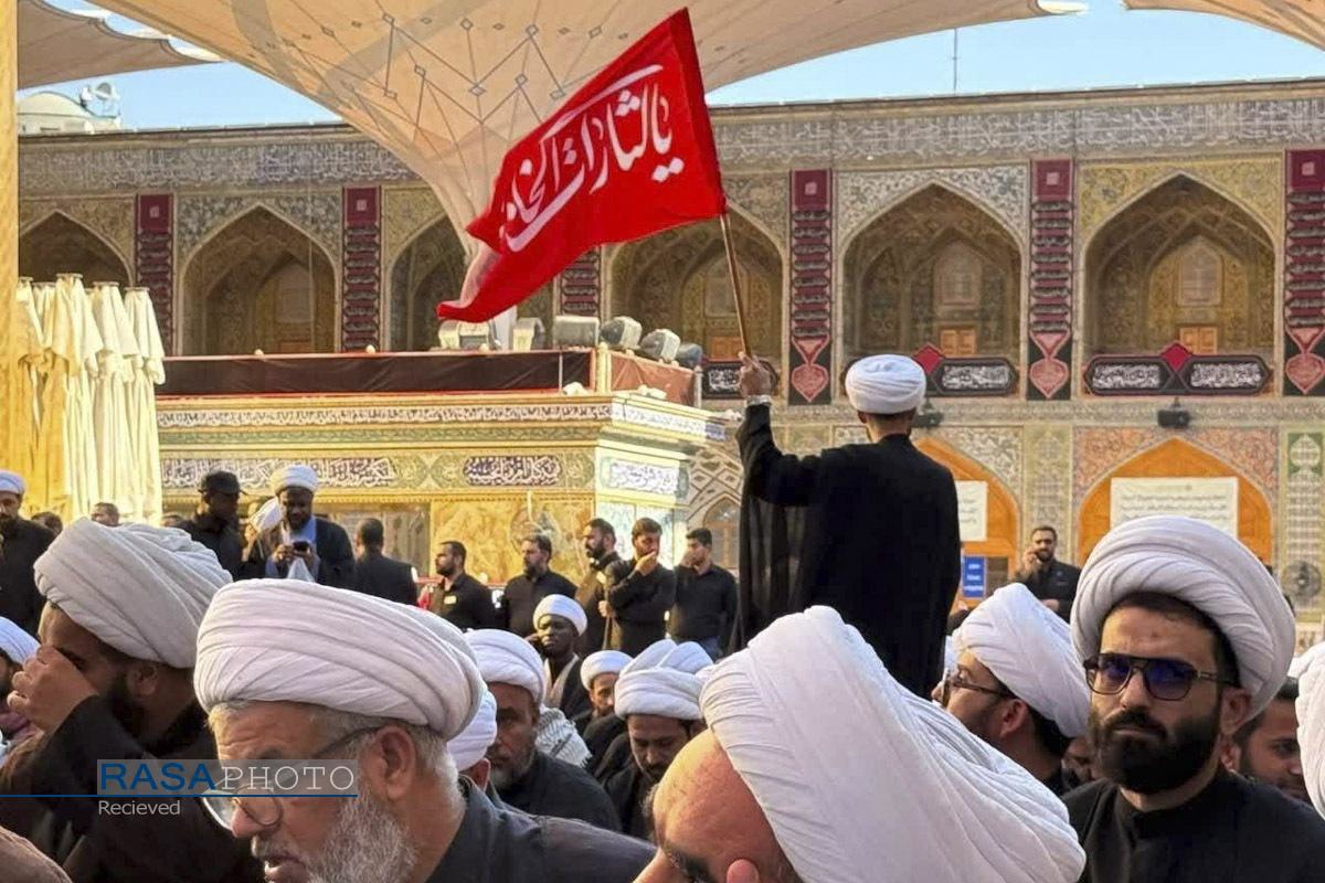 حضور گسترده علماء حوزه علمیه نجف اشرف در مراسم تشییع رهبر شهید انقلاب