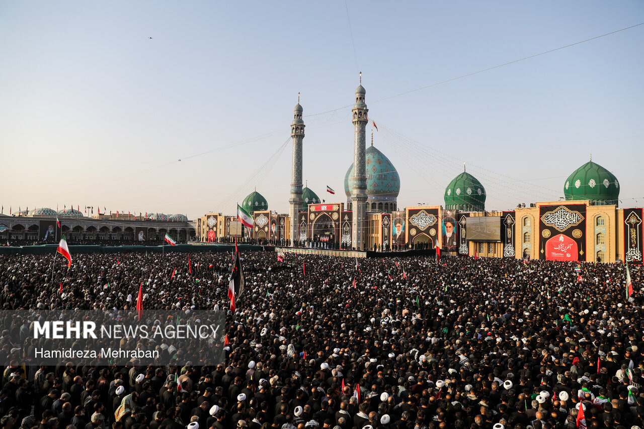 آیت‌الله اعرافی: مراسم وداع با رهبر شهید در جمکران شایسته برگزار شد