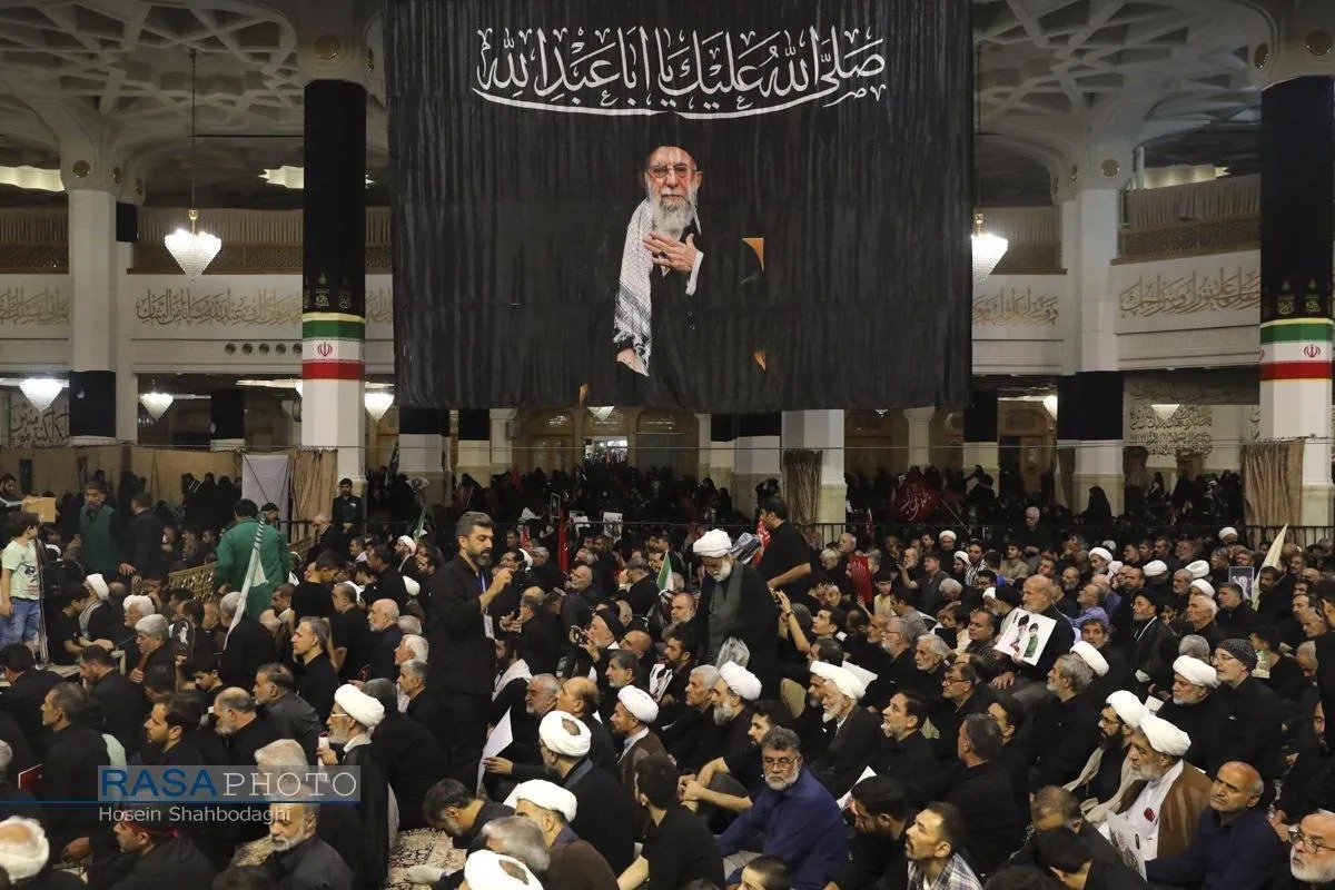 مراسم بزرگداشت رهبر شهید انقلاب در حرم بانوی کرامت برگزار شد