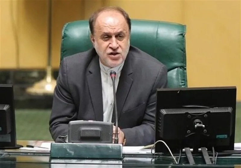 نمایندگان مجلس به نیابت از ملت مبعوث، مطیع رهبر انقلاب و خونخواه امام شهید هستند