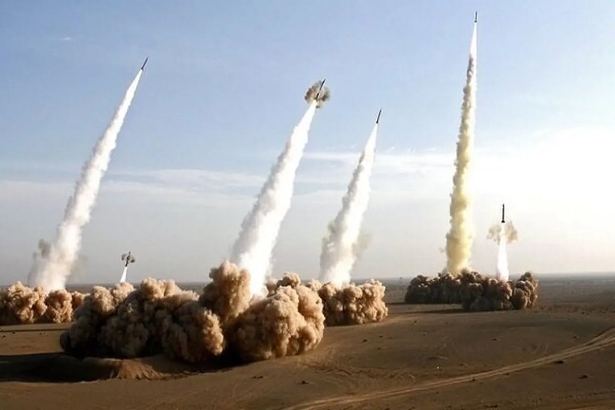 معادلات جنگی را به دشمنان خارج از منطقه تحمیل خواهیم کرد