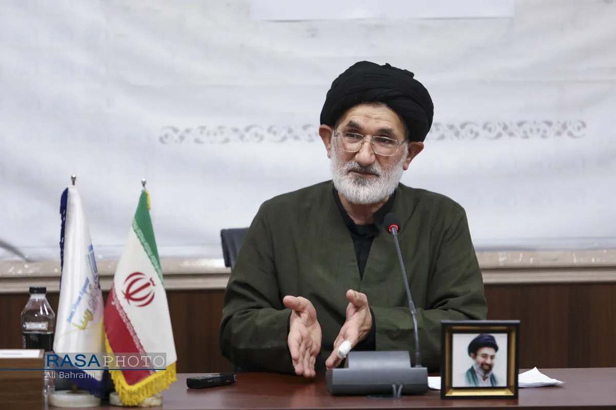 نشست تاریخ‌نگاری خونخواهی در منابع شیعی؛ رویکردها و چالش‌ها