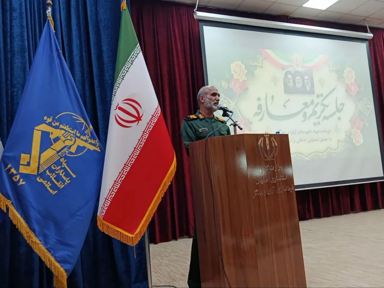 دشمن ناچار است در برابر عظمت مردم ایران سر تعظیم فرود آورد