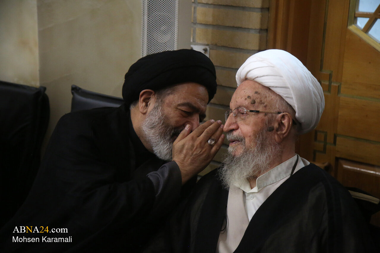 مراسم بزرگداشت رهبر شهید انقلاب از سوی آیت‌الله مکارم شیرازی