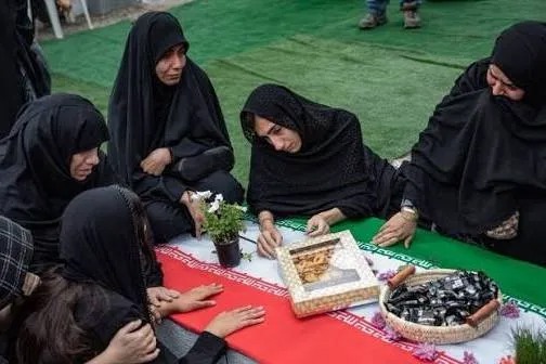 «شیرزن» واقعی کیست؟ زنان جنگ‌افروز هالیوودی یا مادران مقاوم میناب؟