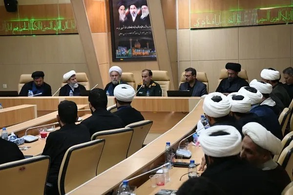 گزارشی از مراسم تجلیل طلاب جهادی و خدمت رسان در جنگ تحمیلی استان فارس