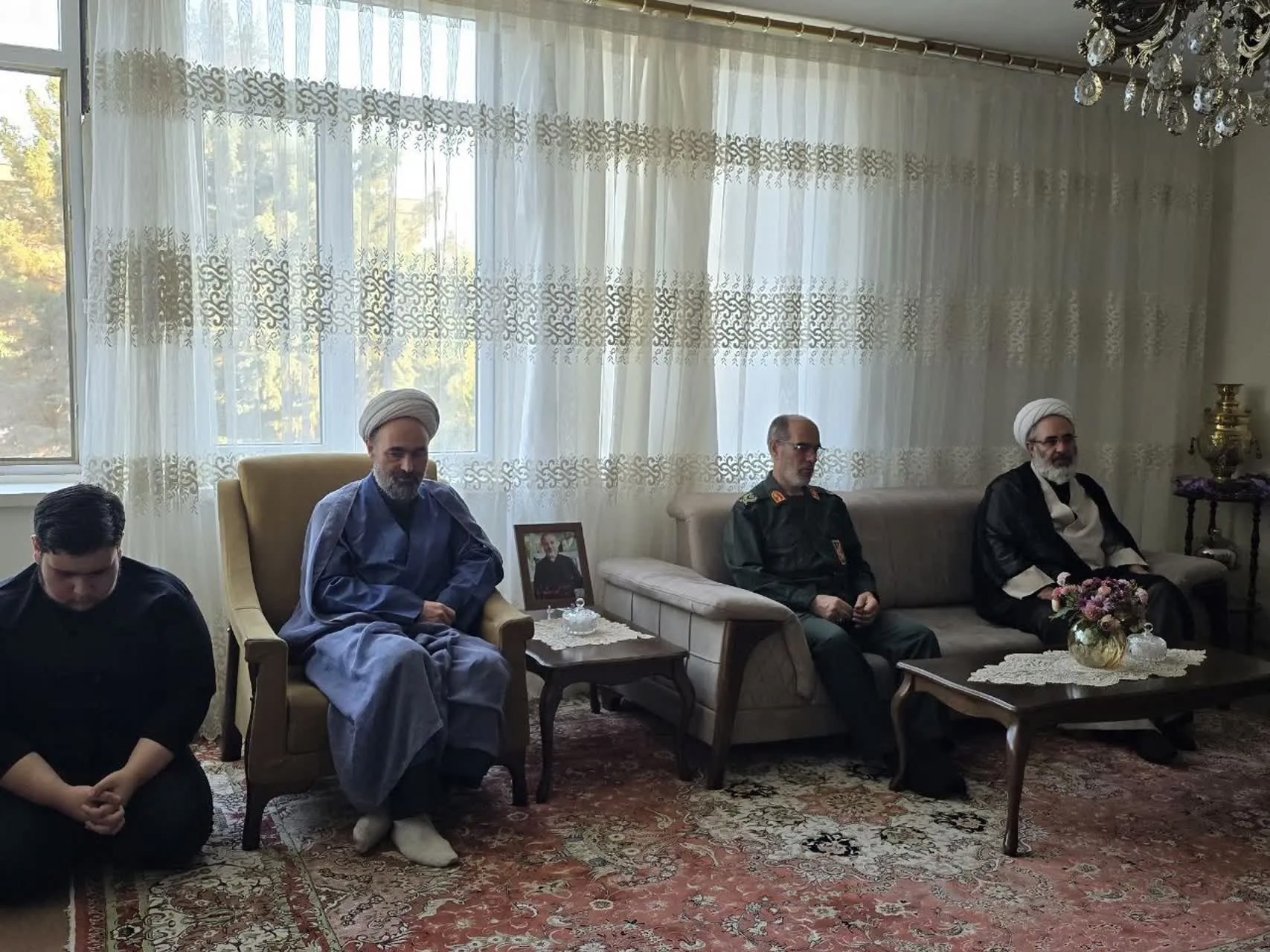 مرد میدان ایمان و تکلیف