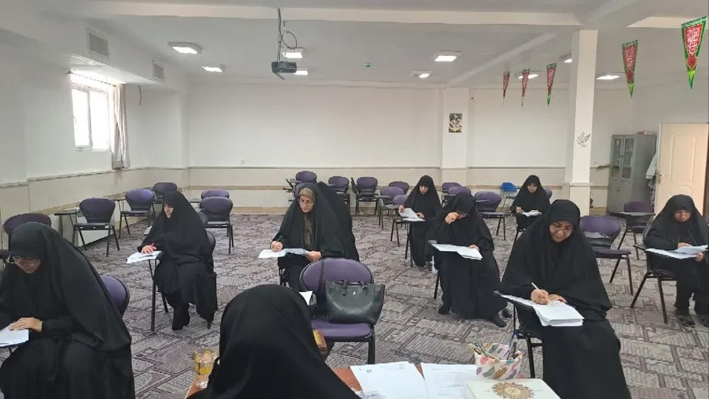 آزمون جذب استاد در مدارس علمیه خواهران لرستان برگزار شد