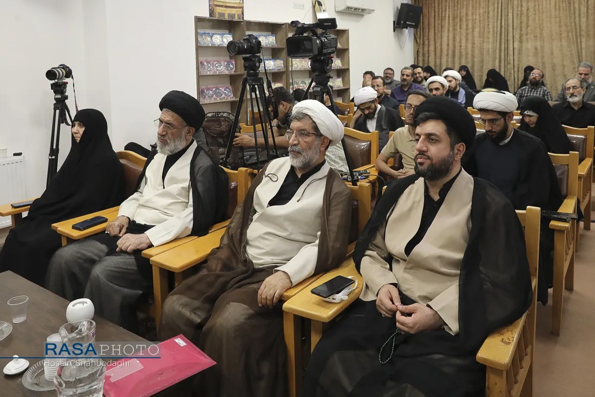 نشست «بعثت خون»؛ بازخوانی ابعاد تمدنی و اجتماعی شهادت رهبر شهید انقلاب