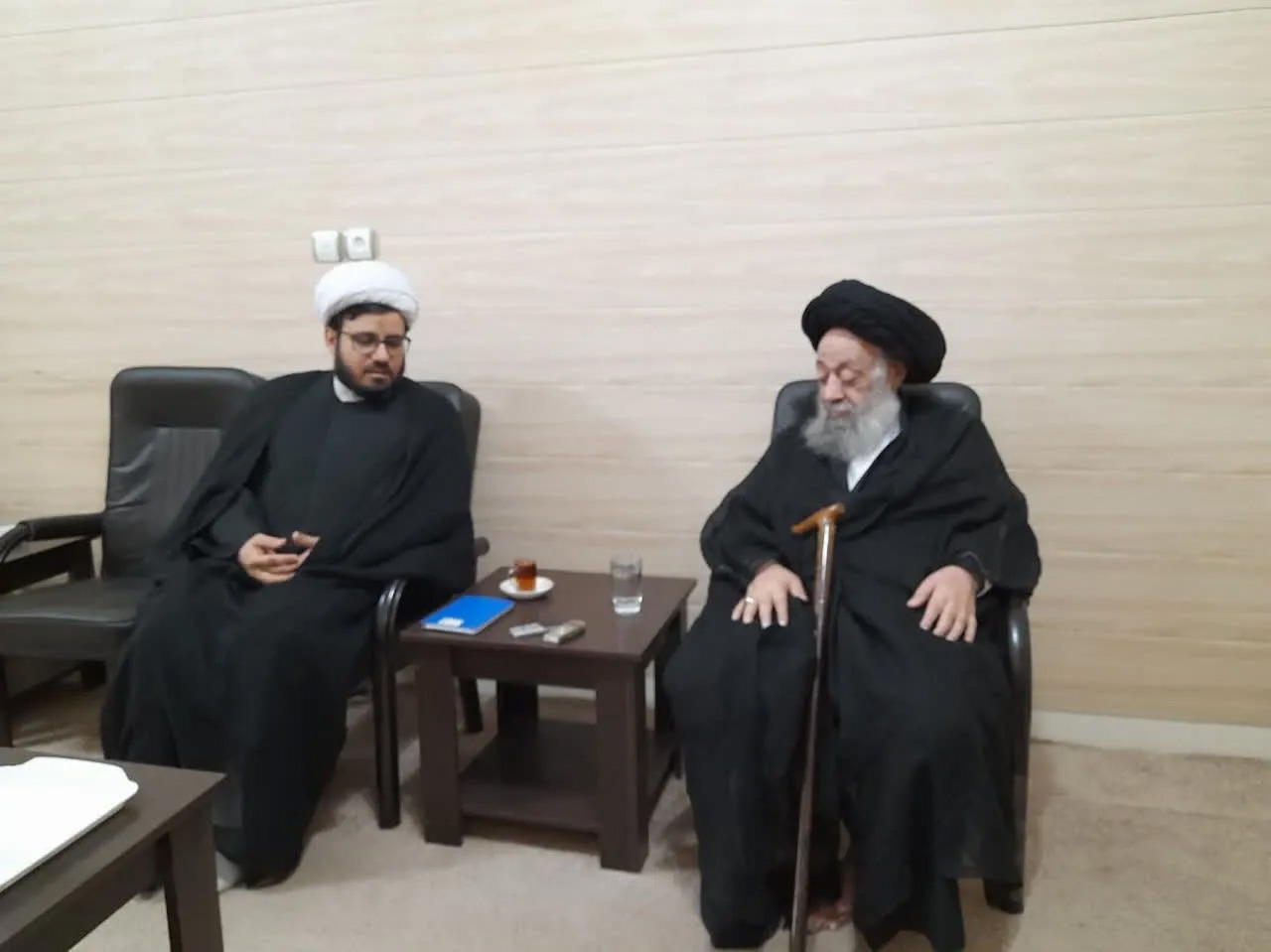 دیدار رئیس مرکز خدمات حوزه با آیت الله موسوی جزایری