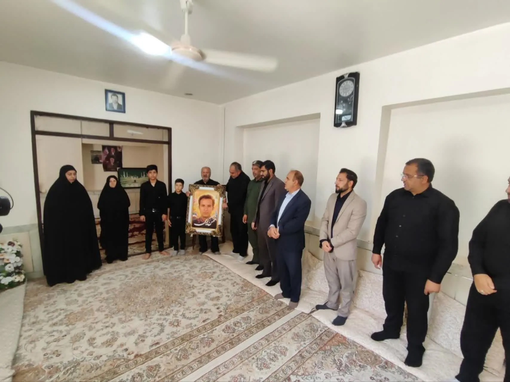 دیدار جمعی از مسوولان با خانواده معظم شهید سفیددشتی جنگ رمضان