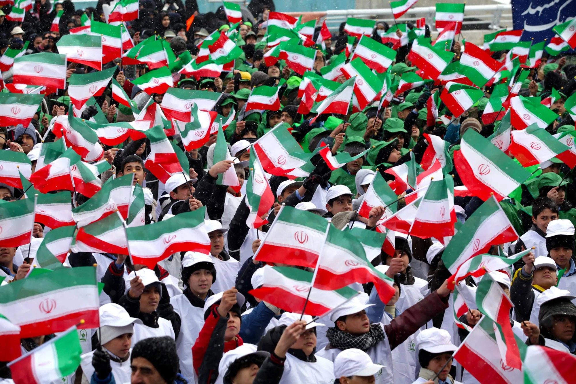 برخی هنوز از پنجره دیروز به تحولات امروز نگاه می‌کنند