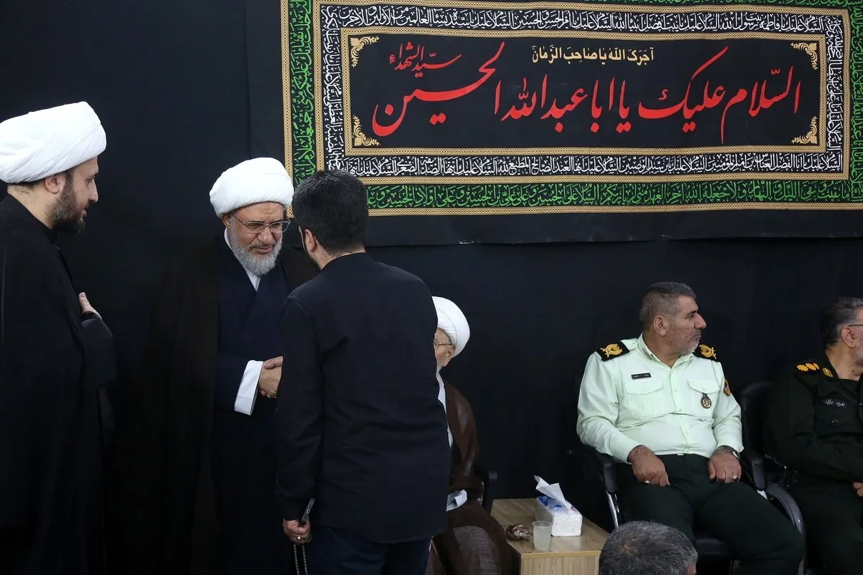 مراسم بزرگداشت رهبر شهید انقلاب از سوی آیت‌الله اراکی برگزار شد