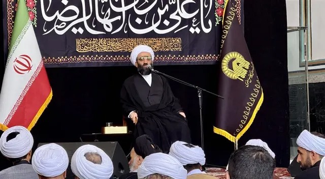 لزوم تبیین جایگاه علمی، سیاسی و معنوی رهبر انقلاب