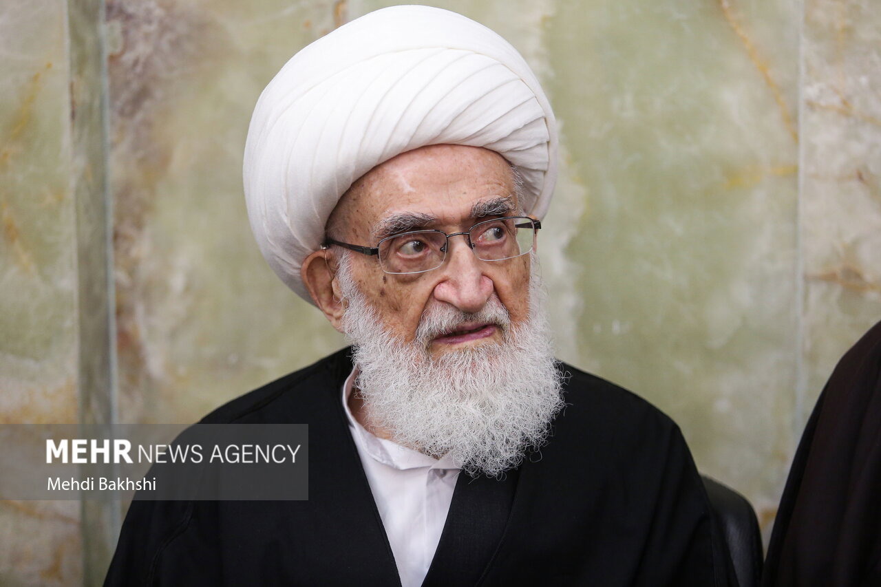 آیت‌الله نوری همدانی درگذشت ام‌الزوجه سید حسن خمینی را تسلیت گفت