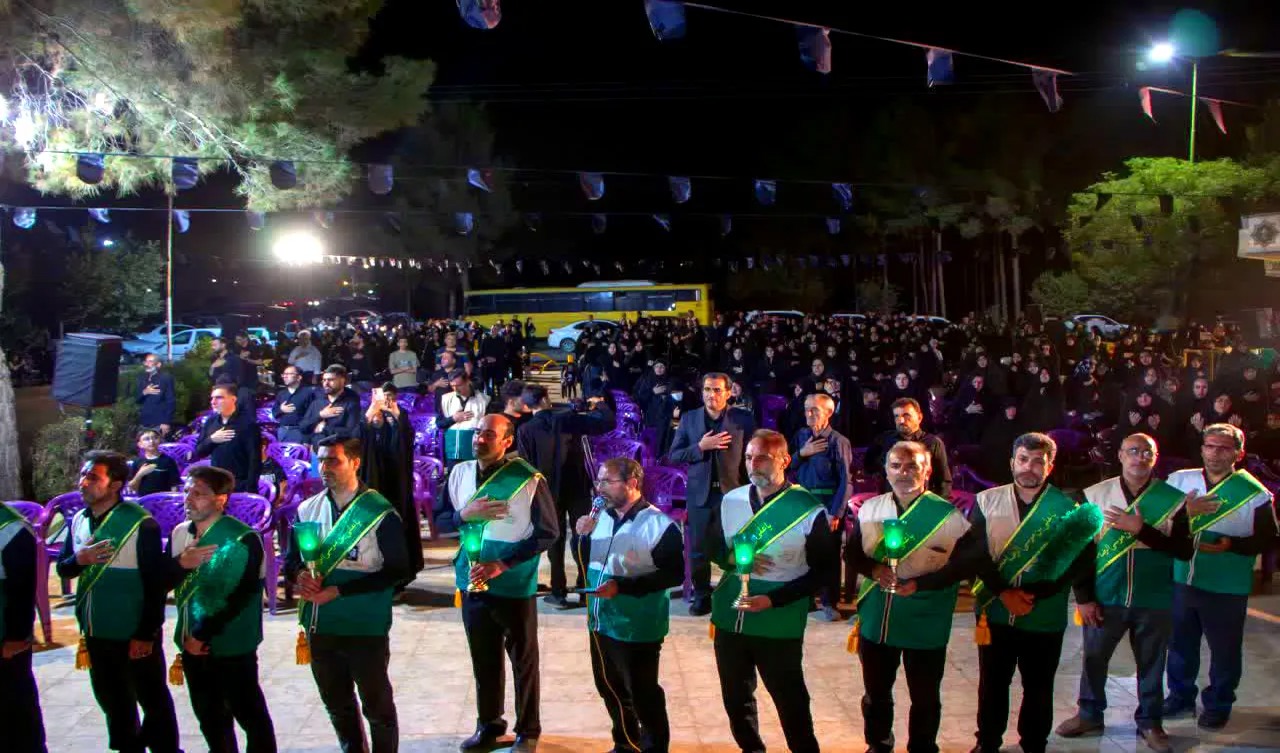 سوگواره «امت محمدی در پناهِ رضا» به میزبانی خادمیاران آران و بیدگلی برگزار شد