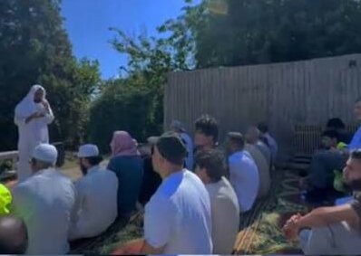 روز ملی نماز باران در انگلیس؛ مسلمانان برای نزول رحمت الهی گرد هم آمدند