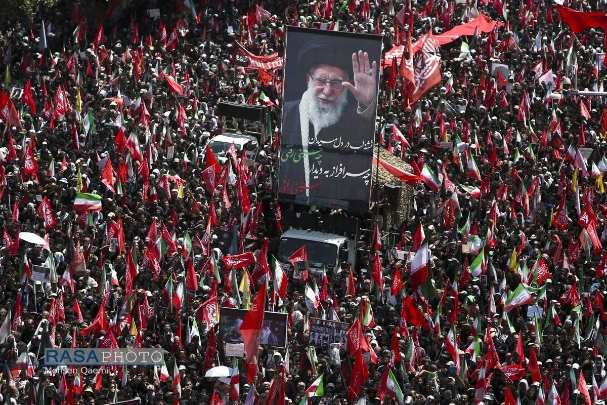 مراسم بزرگداشت چهلمین روز بدرقه تاریخی امام شهید در مصلی تهران برگزار شد