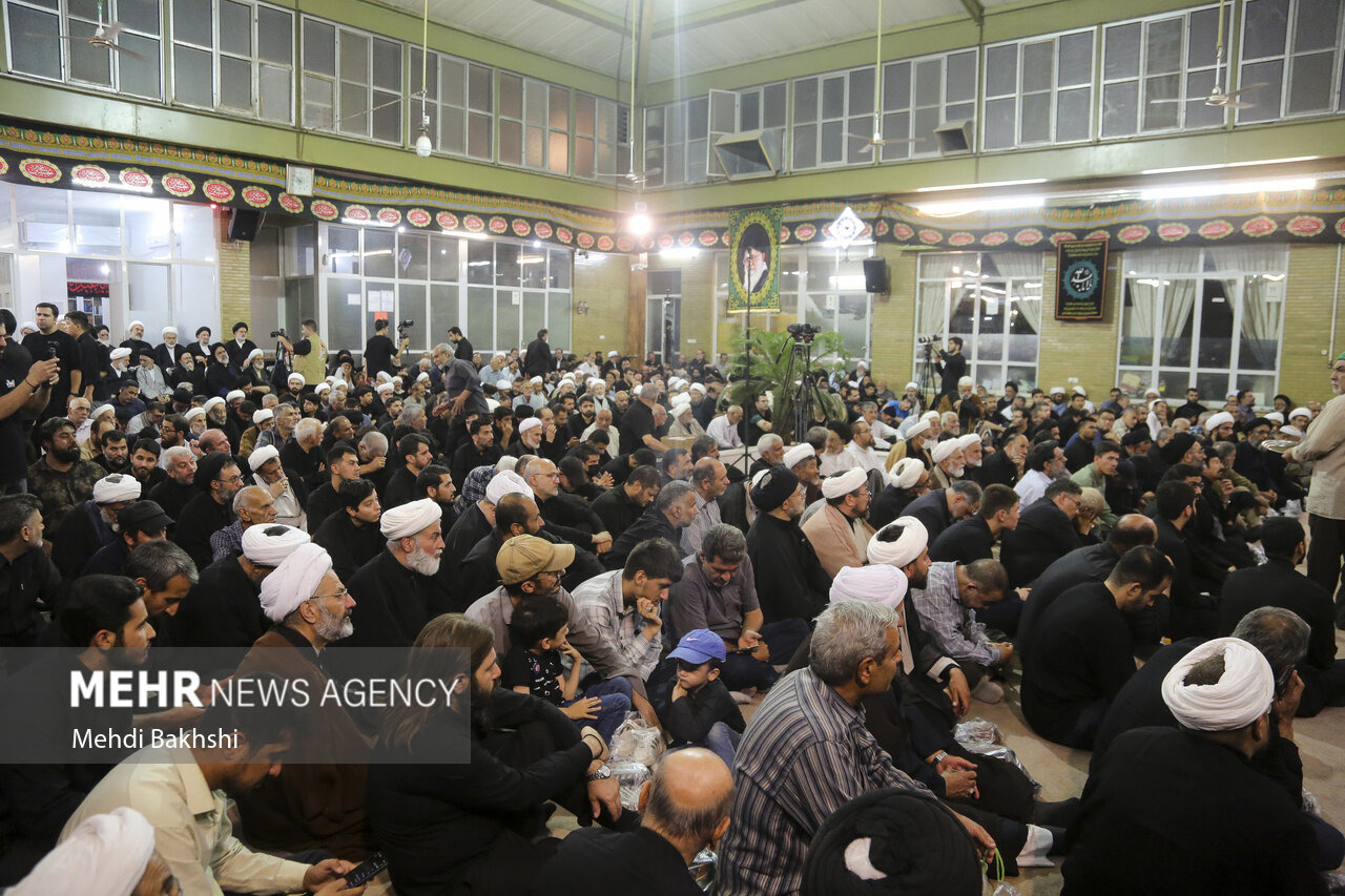 آیین اربعین تدفین امام شهید در دفتر آیت‌الله سیستانی در قم برگزار شد