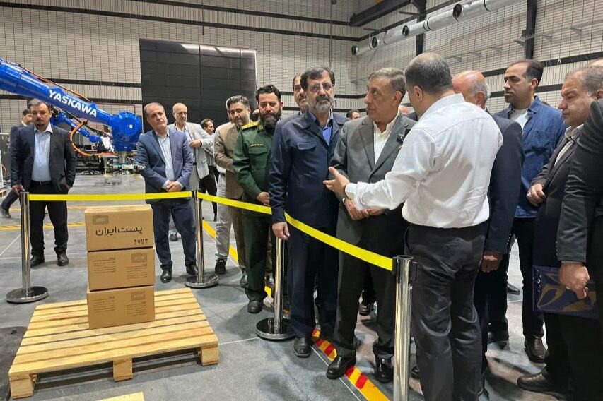 افتتاح کارخانه تجهیز صنعت ربات توسط معاون اجرایی رئیس‌جمهور در قم