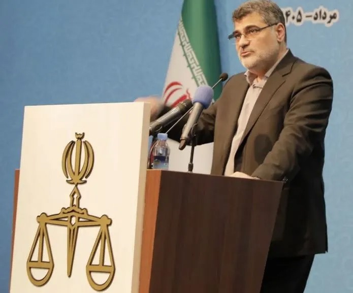 باید با جدیت و قاطعیت تمام با مفسدان در هر جایگاهی که هستند، برخورد شود