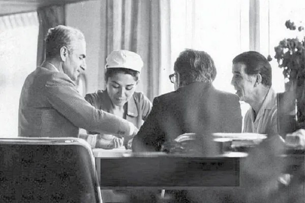 توهمی که پهلوی را به فکر تغییر تاریخ انداخت/ایدئولوژی باستان‌گرایی شاه