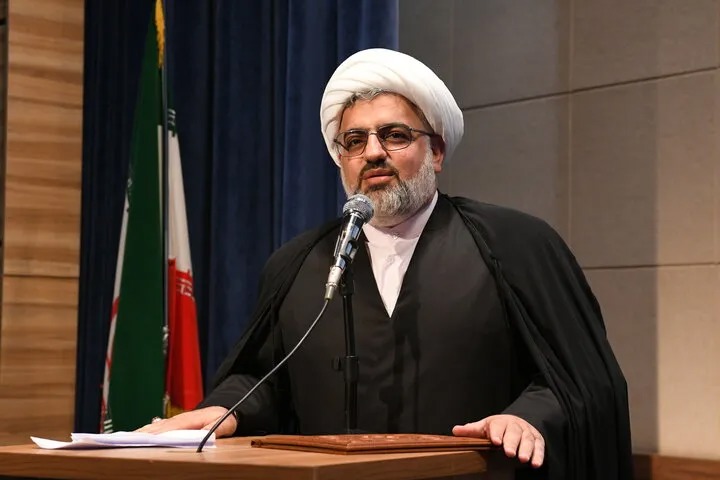 صلح بدون عزت در برابر زیاده خواهی دشمن نادرست است