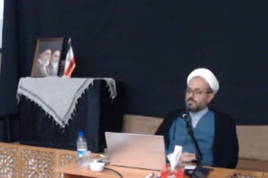مبنای رهبر شهید انقلاب در رهبری جامعه، علم بود