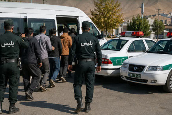 دستگیری ۱۰۴ نفر اتباع بیگانه غیرمجاز در خاش